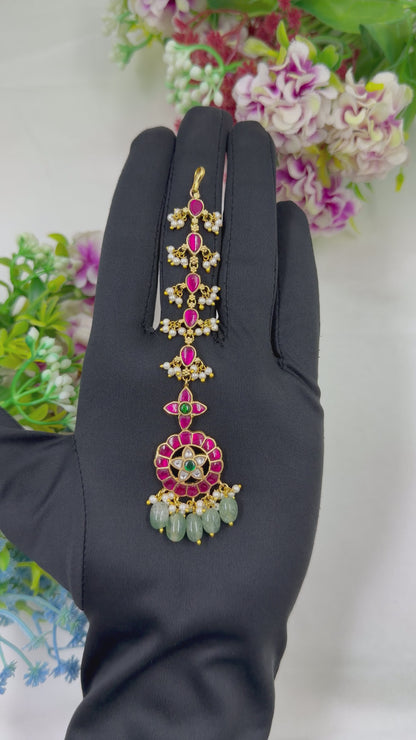 Alisha Pachi Kundan Mang Tika