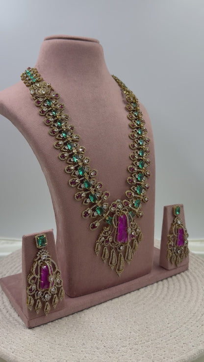 Ahilya Victorian Long Necklace Set