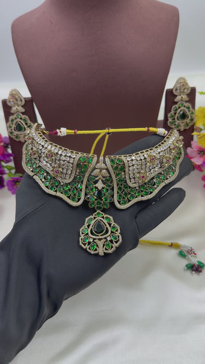 Haya Victorian Choker Necklace Set