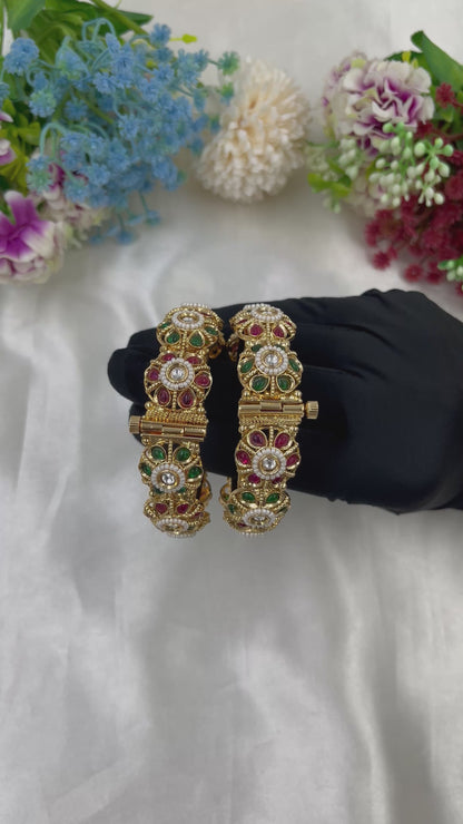 Heerleen Antique Gold Bangles