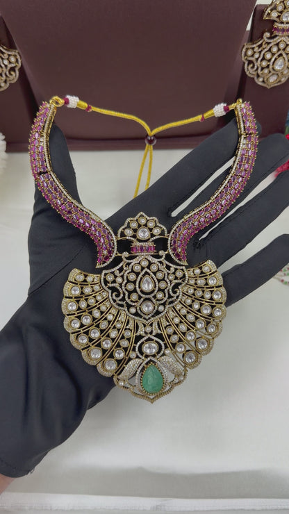 Sakshi Victorian Necklace Set