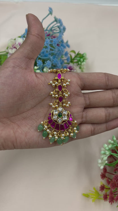 Bharti Pachi Kundan Mang Tika