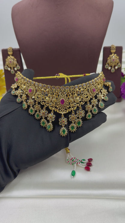 Hina Traditional Choker Necklace Set