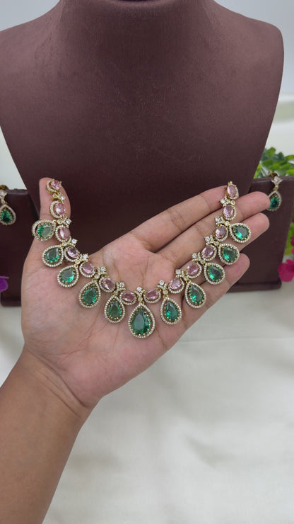 Urmi Victorian Delicate Necklace Set